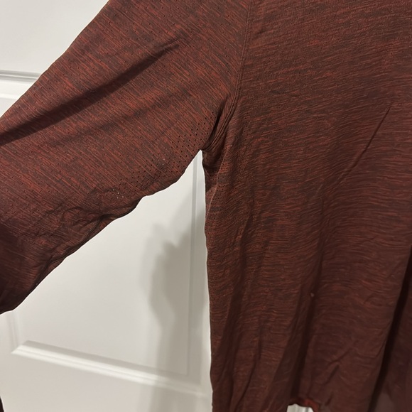Men’s lululemon longsleeve - Picture 2 of 6